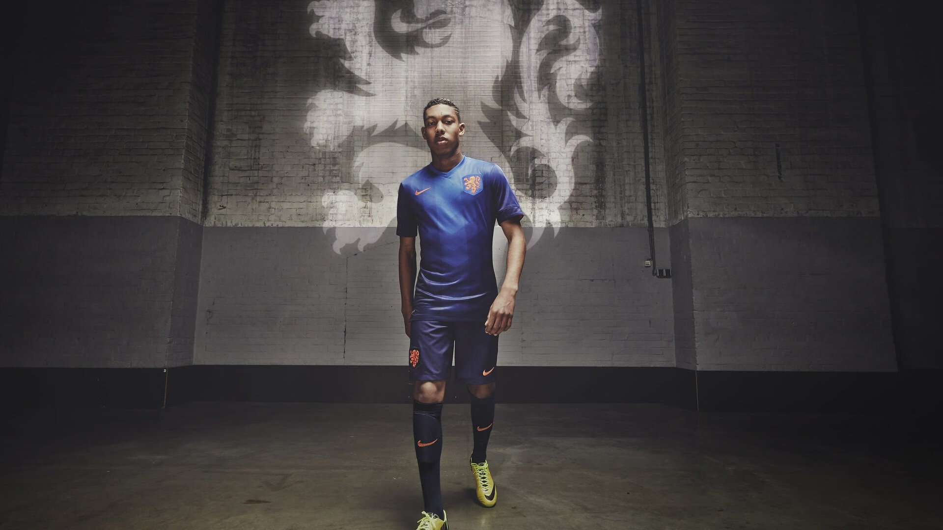 四强争霸引人瞩目，欧冠赛场战火腾飞，欧冠四强比赛时间表